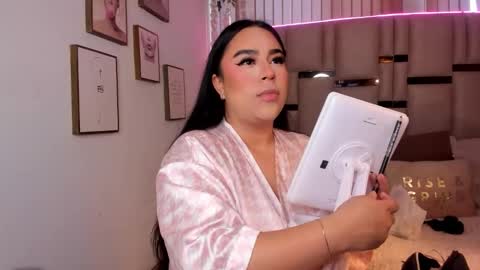 Snapshot of zoey_thommpson chatting on February 13, 2026, 8:05 pm zoey thommpson online show from February 13, 2026, 8:05 pm