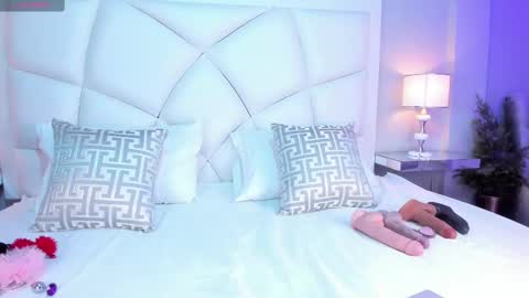 Z O E online show from March 1, 2025, 11:39 am