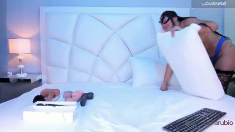 Z O E online show from March 10, 2025, 11:42 am