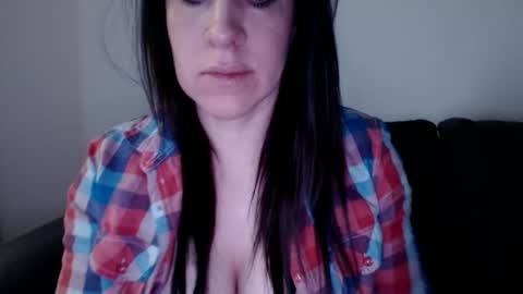 zoibee online show from January 9, 2025, 8:03 am