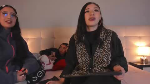 cintya kors online show from January 14, 2025, 2:08 am