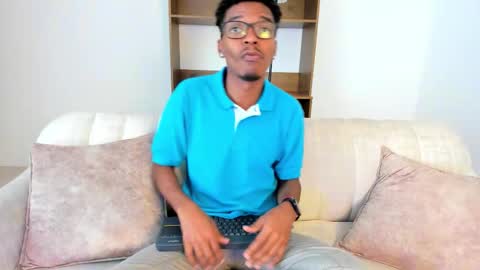 Snapshot of zuluflame chatting on October 19, 2025, 7:58 pm Marcelo Torres online show from October 19, 2025, 7:58 pm