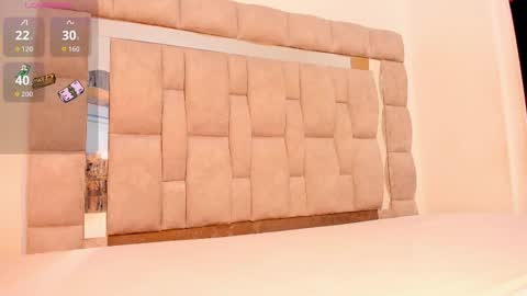 Zuly  online show from September 12, 2025, 11:43 am