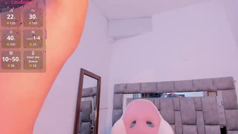 Zuly  online show from October 7, 2025, 11:51 am