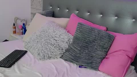 zurisaint online show from January 12, 2026, 6:13 pm