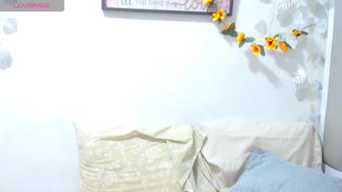 zury_ferrari online show from November 4, 2025, 3:33 pm