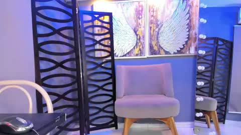 zury_sofia online show from April 15, 2026, 11:17 am