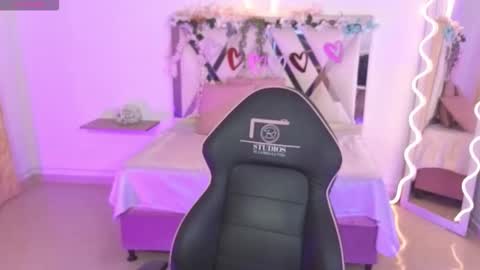 ZURY   online show from September 25, 2025, 11:36 am