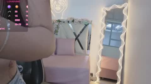 Snapshot of zury_tay chatting on April 21, 2026, 11:38 am ZURY online show from April 21, 2026, 11:38 am