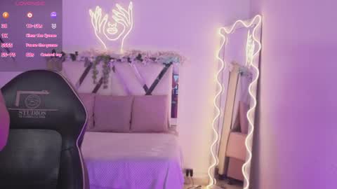 Snapshot of zury_tay chatting on May 18, 2026, 3:13 am ZURY online show from May 18, 2026, 3:13 am