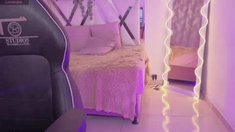 Snapshot of zury_tay chatting on May 26, 2026, 3:13 am ZURY online show from May 26, 2026, 3:13 am