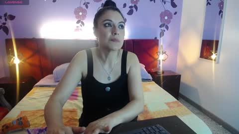 Snapshot of zuzana21 chatting on December 4, 2024, 8:18 pm Zuzana21 online show from December 4, 2024, 8:18 pm