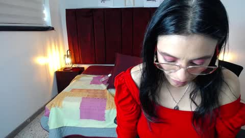 Snapshot of zuzana21 chatting on December 18, 2024, 5:21 pm Zuzana21 online show from December 18, 2024, 5:21 pm