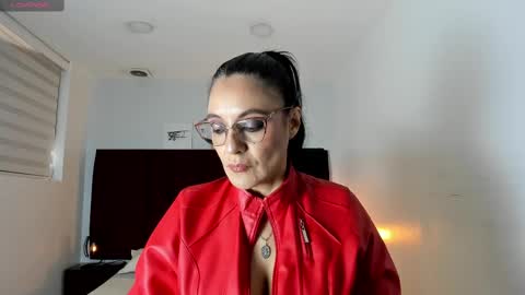 Snapshot of zuzana21 chatting on March 5, 2025, 12:44 pm Zuzana21 online show from March 5, 2025, 12:44 pm