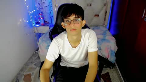 Snapshot of zxvn_n chatting on June 1, 2026, 1:35 pm ZX online show from June 1, 2026, 1:35 pm