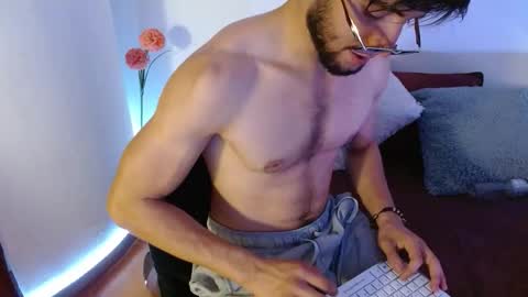 Snapshot of zyon_benet1 chatting on September 9, 2025, 1:32 pm Zyon online show from September 9, 2025, 1:32 pm