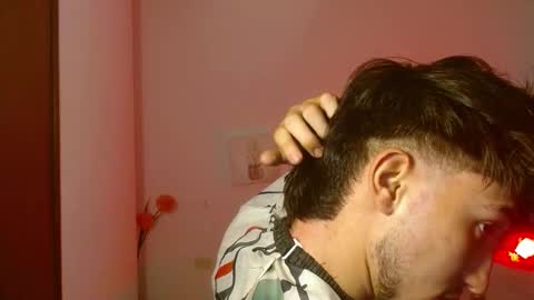 Snapshot of zyon_benet1 chatting on October 21, 2025, 3:24 pm Zyon online show from October 21, 2025, 3:24 pm