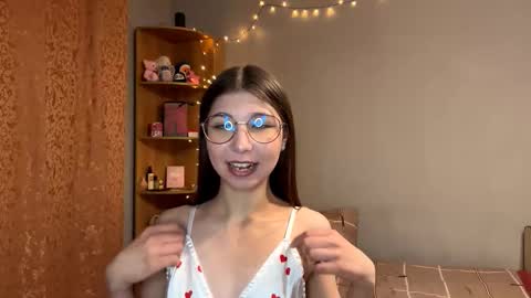 Snapshot of zyraelle chatting on February 14, 2026, 4:37 pm Lilith online show from February 14, 2026, 4:37 pm