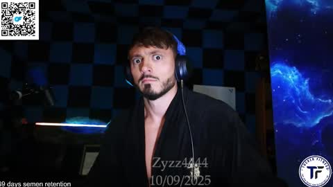 Snapshot of zyzz4444 chatting on October 10, 2025, 12:15 pm Greek God online show from October 10, 2025, 12:15 pm