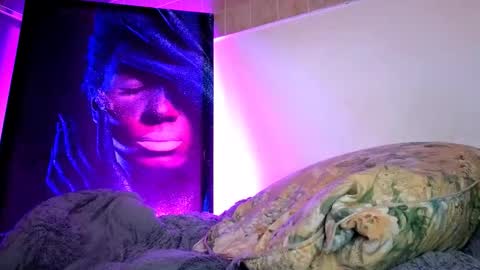 zzarraaa online show from November 24, 2025, 7:57 pm