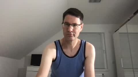 Snapshot of zzz123_cam chatting on December 15, 2024, 3:53 pm zzz123_cam online show from December 15, 2024, 3:53 pm