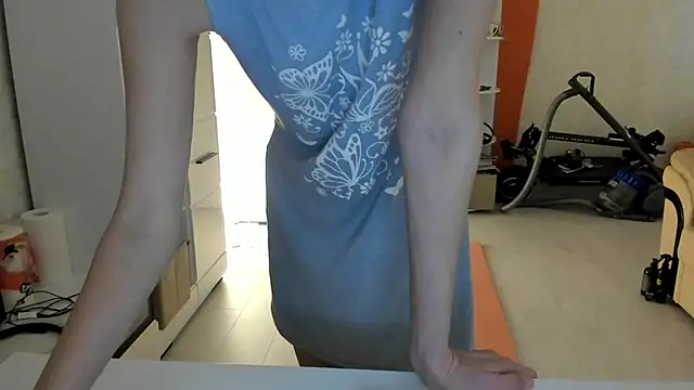 Snapshot of angelmommu chatting on February 19, 2025, 5:49 am angelmommu online show from February 19, 2025, 5:49 am