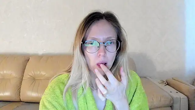 Snapshot of angelmommu chatting on February 25, 2025, 5:08 am angelmommu online show from February 25, 2025, 5:08 am