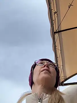 Snapshot of angelmommu chatting on February 21, 2026, 7:31 am angelmommu online show from February 21, 2026, 7:31 am