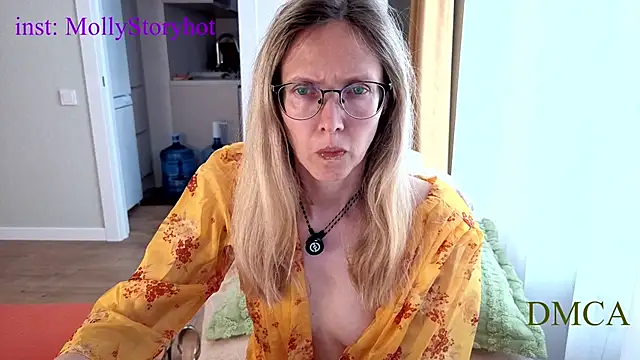 angelmommu online show from May 26, 2026, 6:53 am