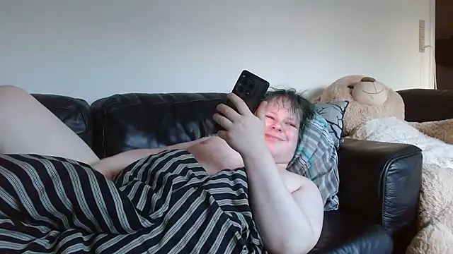 Snapshot of StarZ15 chatting on February 11, 2025, 3:08 pm StarZ15 online show from February 11, 2025, 3:08 pm