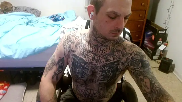 DADDY KANE8--- online show from May 16, 2026, 10:36 am