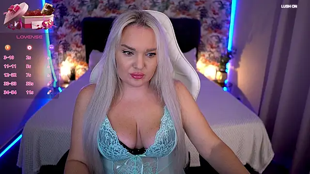 MissyMartinez online show from November 7, 2025, 3:56 pm