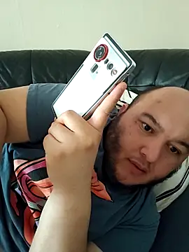 genderfluidco2 online show from April 19, 2026, 7:29 am