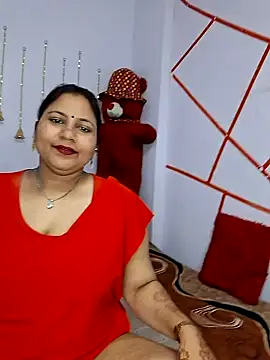 Snapshot of MOM-SUN-COUPLE chatting on February 1, 2025, 4:33 pm MOM-SUN-COUPLE online show from February 1, 2025, 4:33 pm