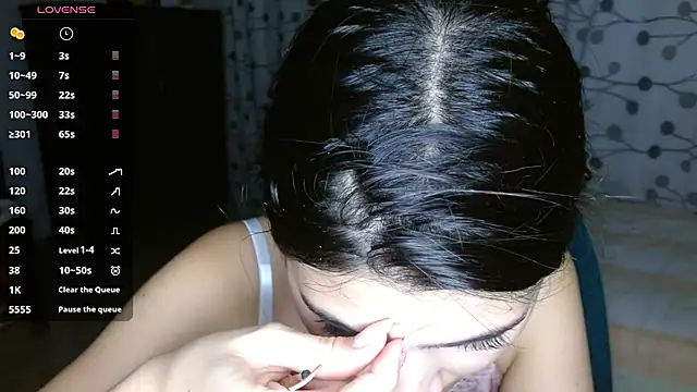 mia  lopez  online show from December 10, 2024, 4:34 am