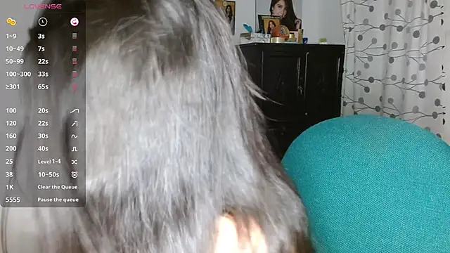 mia  lopez  online show from December 13, 2024, 4:22 am