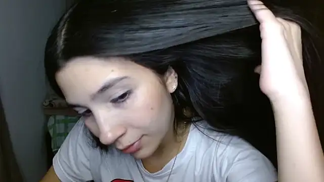 mia  lopez  online show from September 25, 2025, 3:10 am