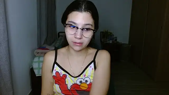 mia  lopez  online show from October 22, 2025, 12:55 am