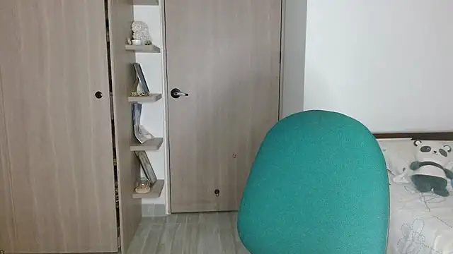 mia  lopez  online show from March 30, 2026, 4:13 am