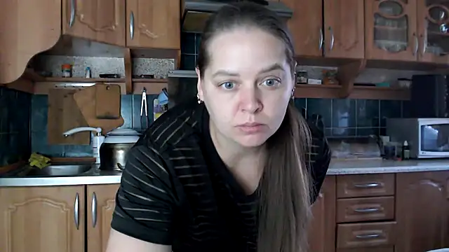 uliastar online show from October 26, 2025, 6:41 am