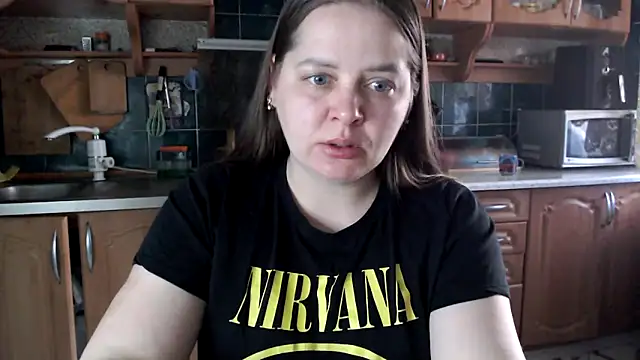 uliastar online show from April 11, 2026, 5:12 am