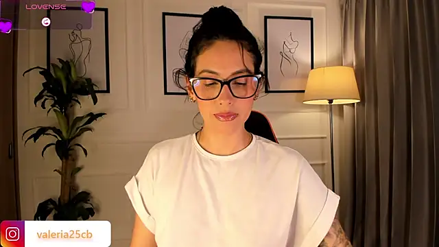 valeriia25  online show from February 4, 2025, 10:45 pm