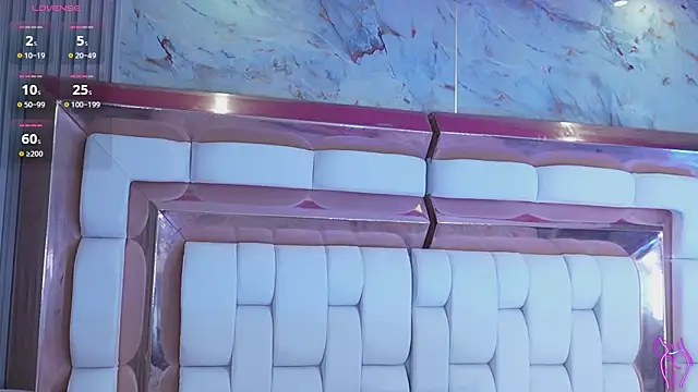 kinkylittlegirll online show from April 18, 2026, 2:59 am