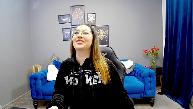 Katewalker  online show from March 12, 2025, 6:11 pm