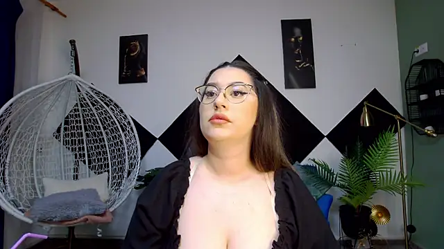 Katewalker  online show from May 8, 2026, 7:19 pm
