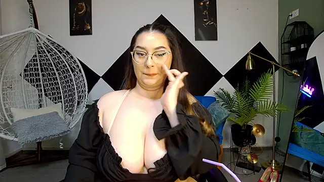 Katewalker  online show from May 10, 2026, 7:52 pm