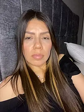 martina contreras online show from March 4, 2026, 4:07 am