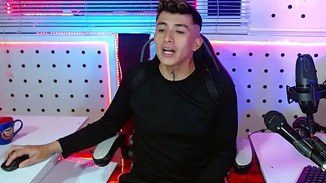 Darko0717 online show from November 2, 2025, 5:04 pm