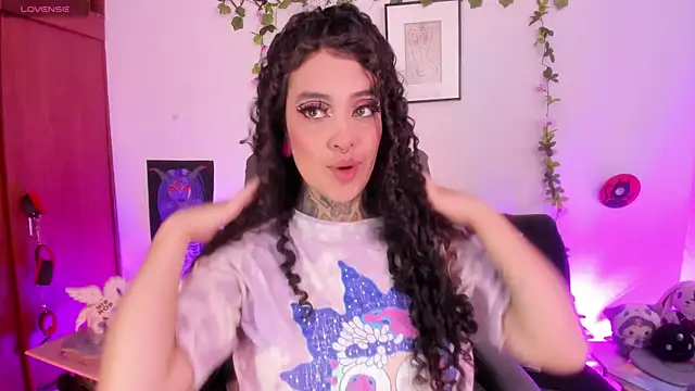 Snapshot of Cata_green chatting on November 6, 2025, 7:37 pm Cata green online show from November 6, 2025, 7:37 pm