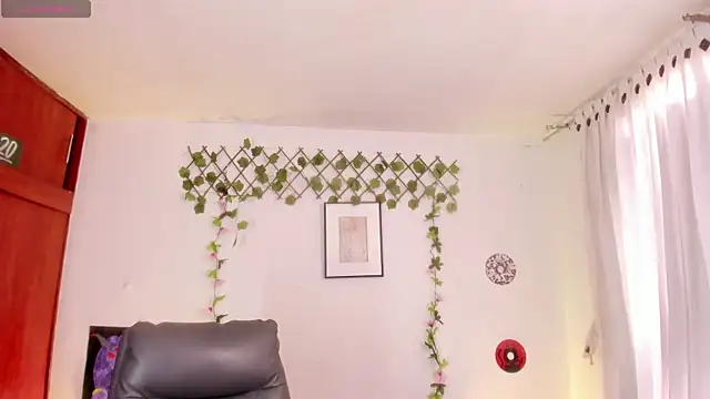 Snapshot of Cata_green chatting on November 12, 2025, 8:08 pm Cata green online show from November 12, 2025, 8:08 pm